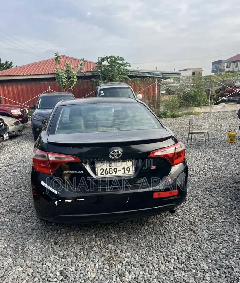 Toyota Corolla 2015 Black