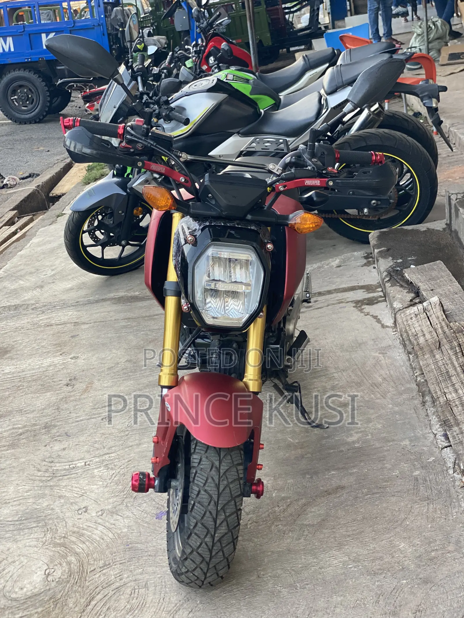 Honda XL 125 2025 Red
