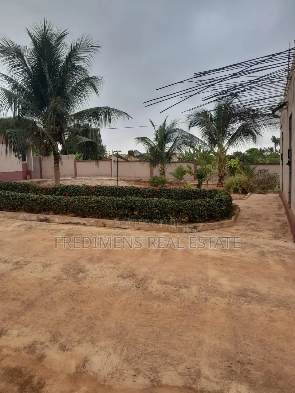 5bdrm House in Fredimens Real, Atwima Kwanwoma for sale