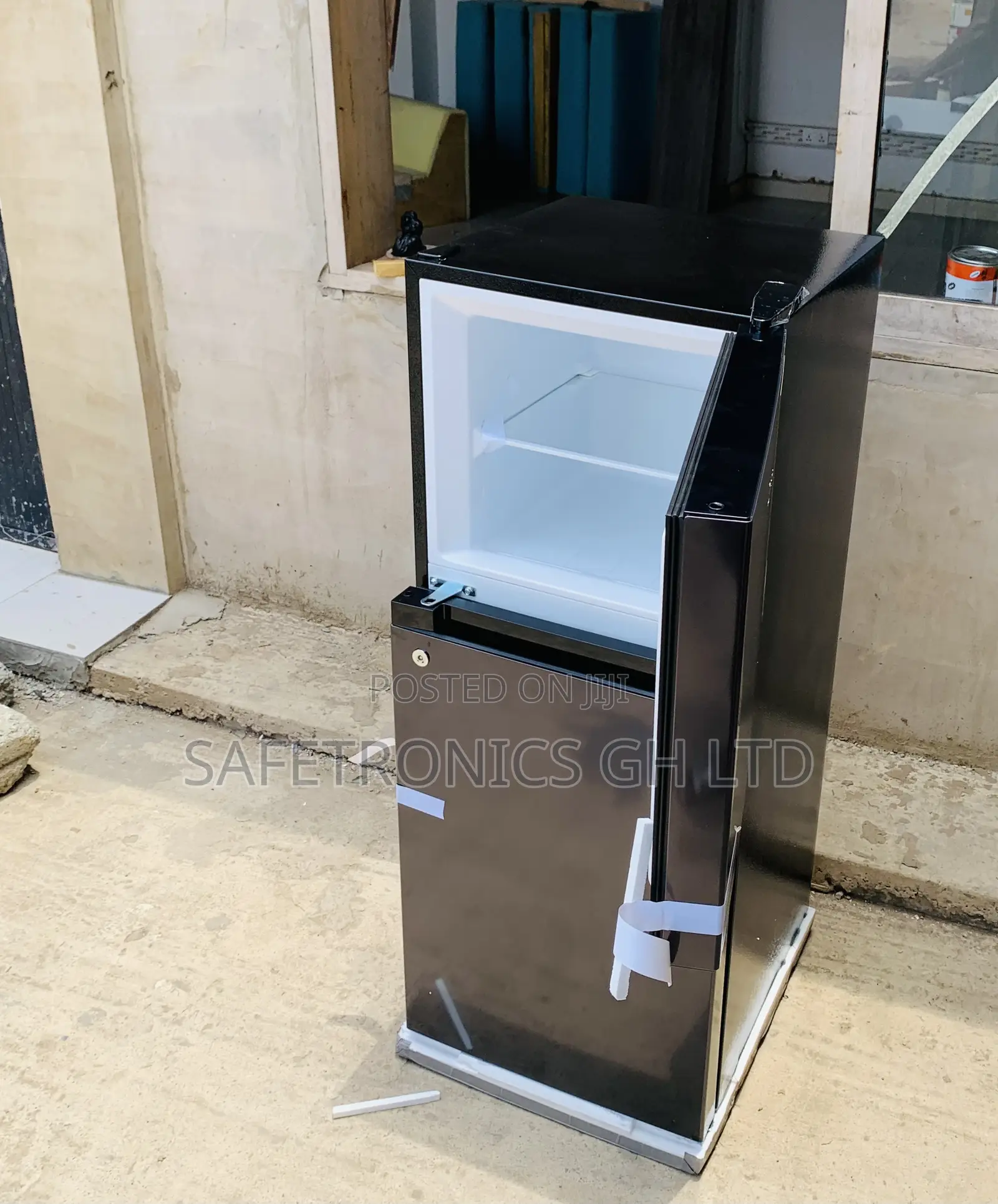 Premium 127l Jazz Black Top Mount Refrigerator Mdrt187fgg28