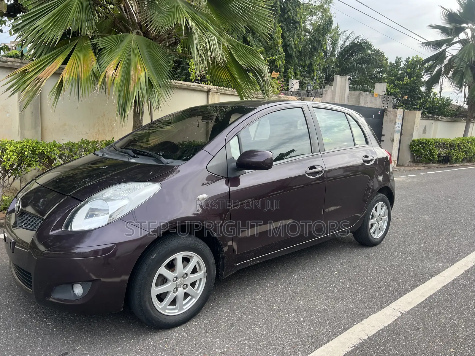Toyota Yaris 2010 Brown