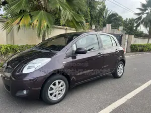 Toyota Yaris 2010 Brown