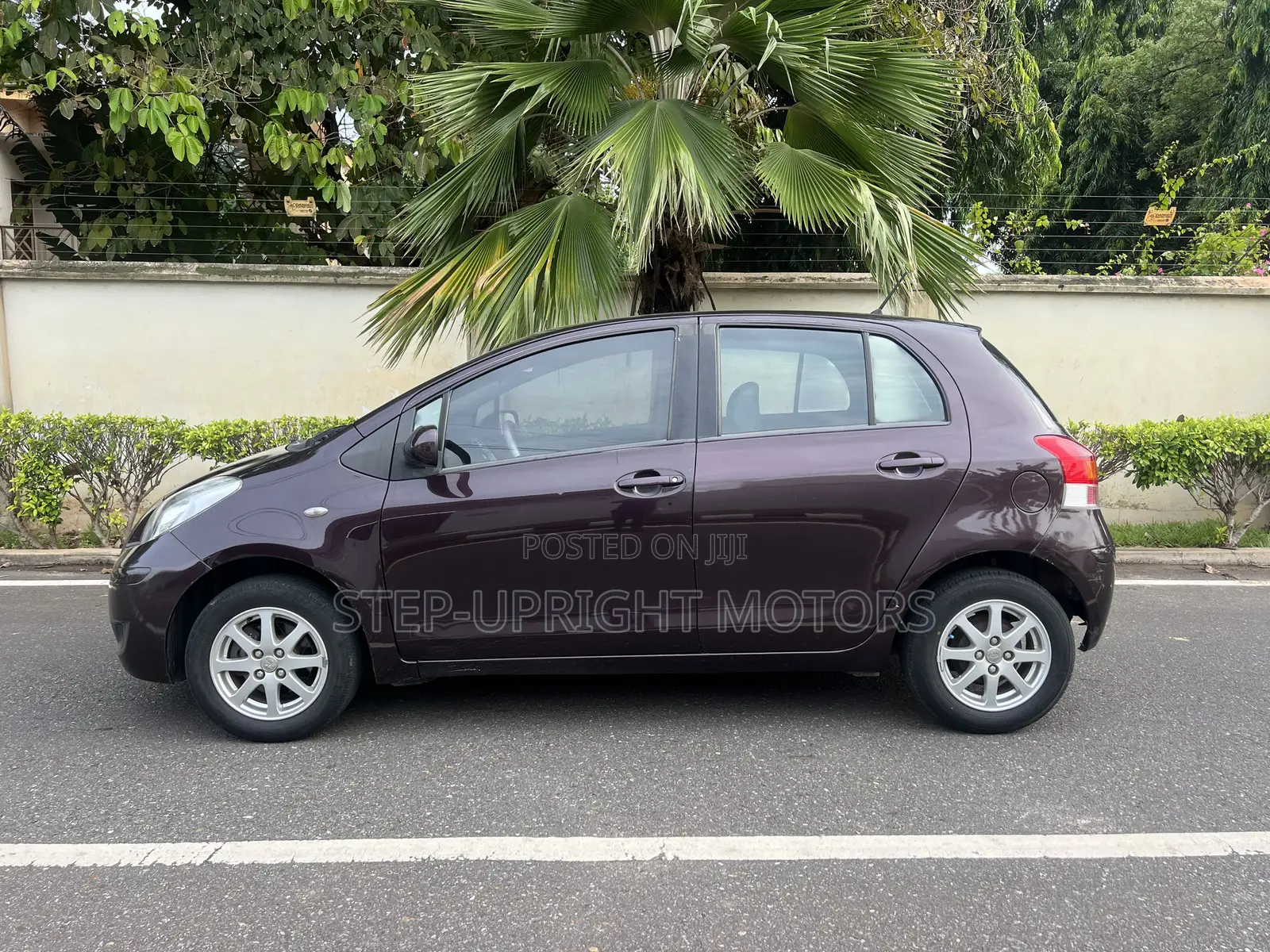 Toyota Yaris 2010 Brown