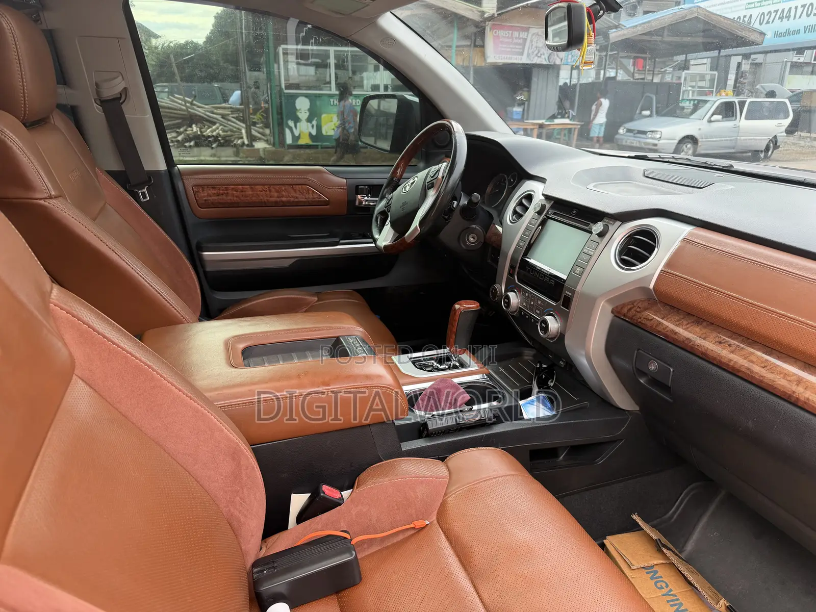 Toyota Tundra 1794 4dr CrewMax 4WD SB (5.7L 8cyl 6A) 2014 Brown