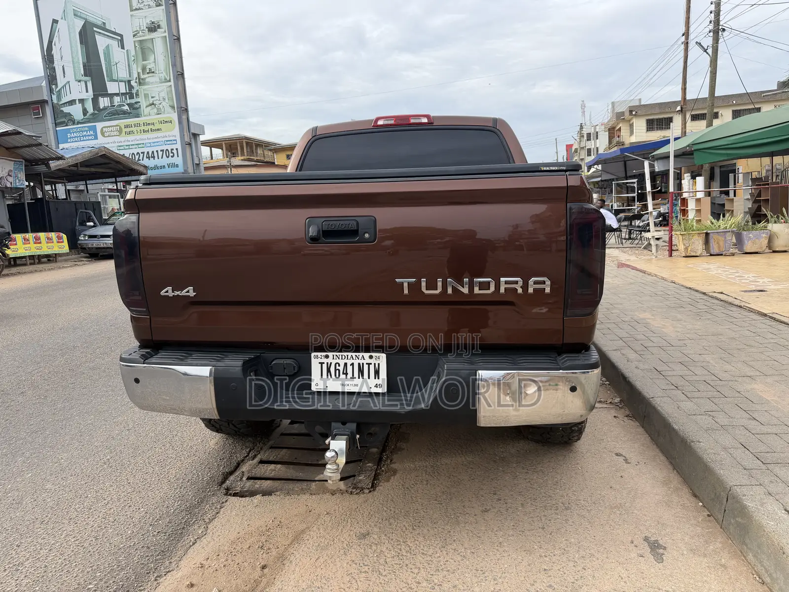 Toyota Tundra 1794 4dr CrewMax 4WD SB (5.7L 8cyl 6A) 2014 Brown