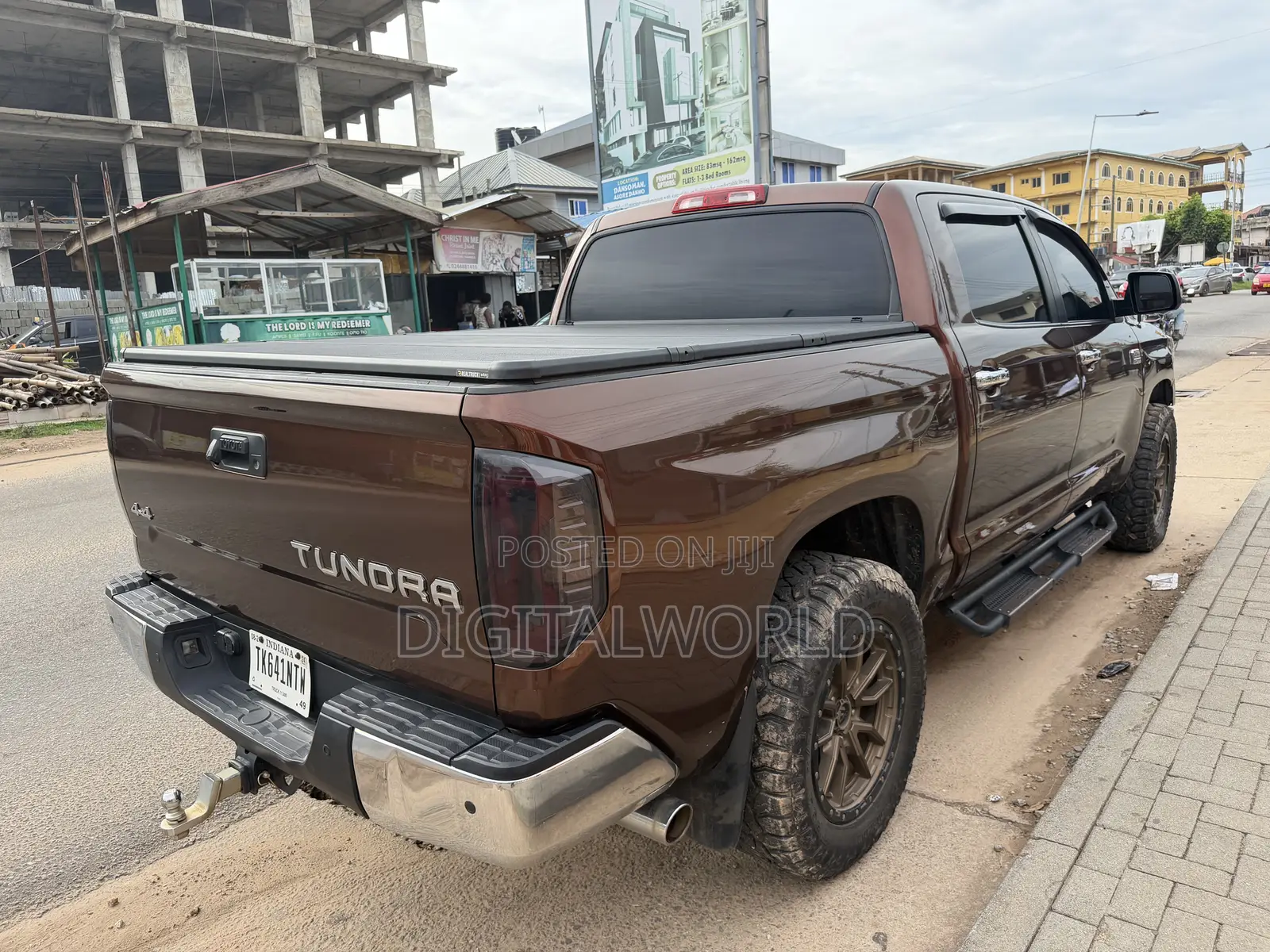 Toyota Tundra 1794 4dr CrewMax 4WD SB (5.7L 8cyl 6A) 2014 Brown