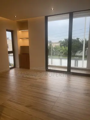 4bdrm House in Dzorwulu for sale