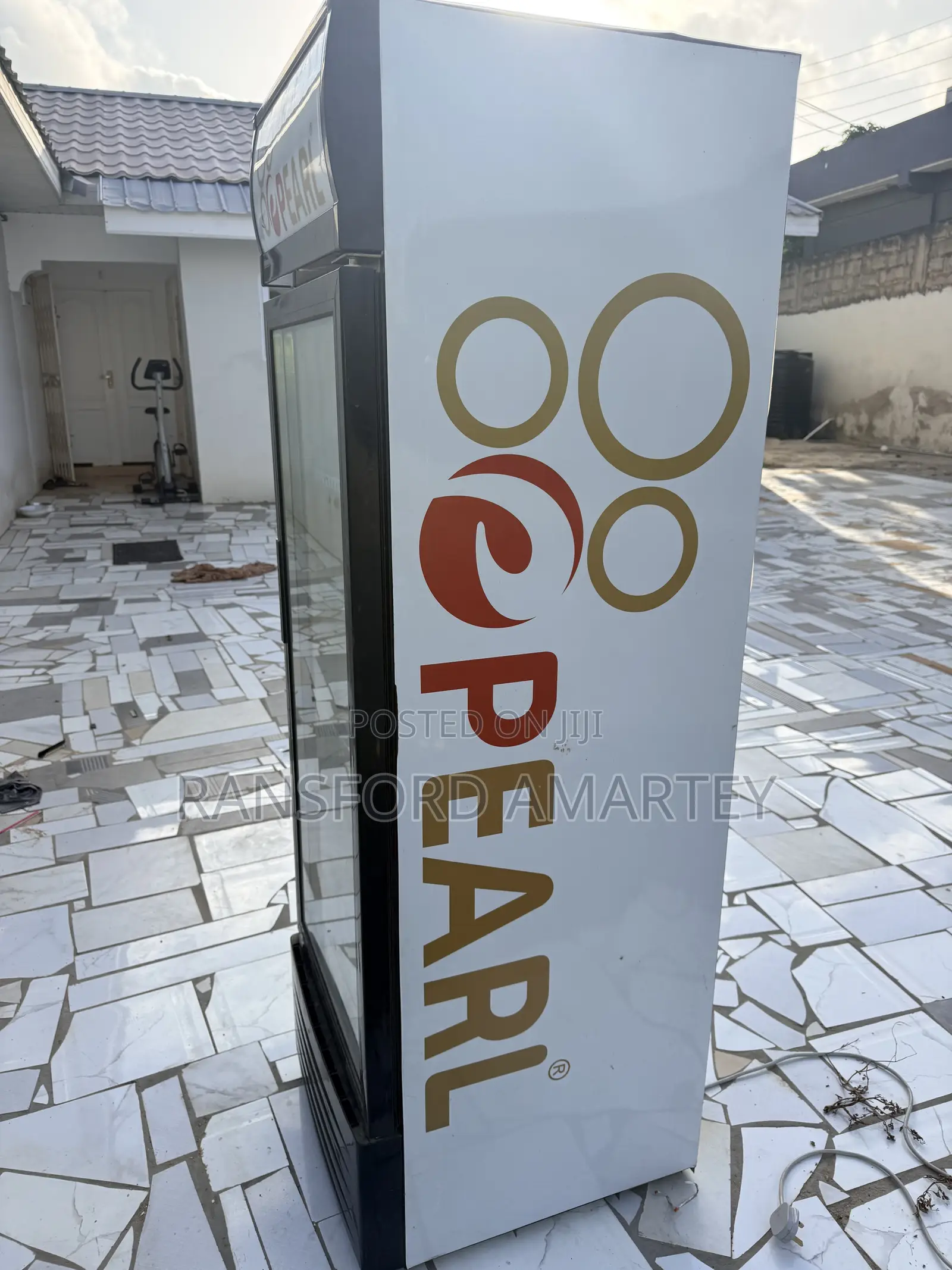 Neat Pearl Display Fridge 243l