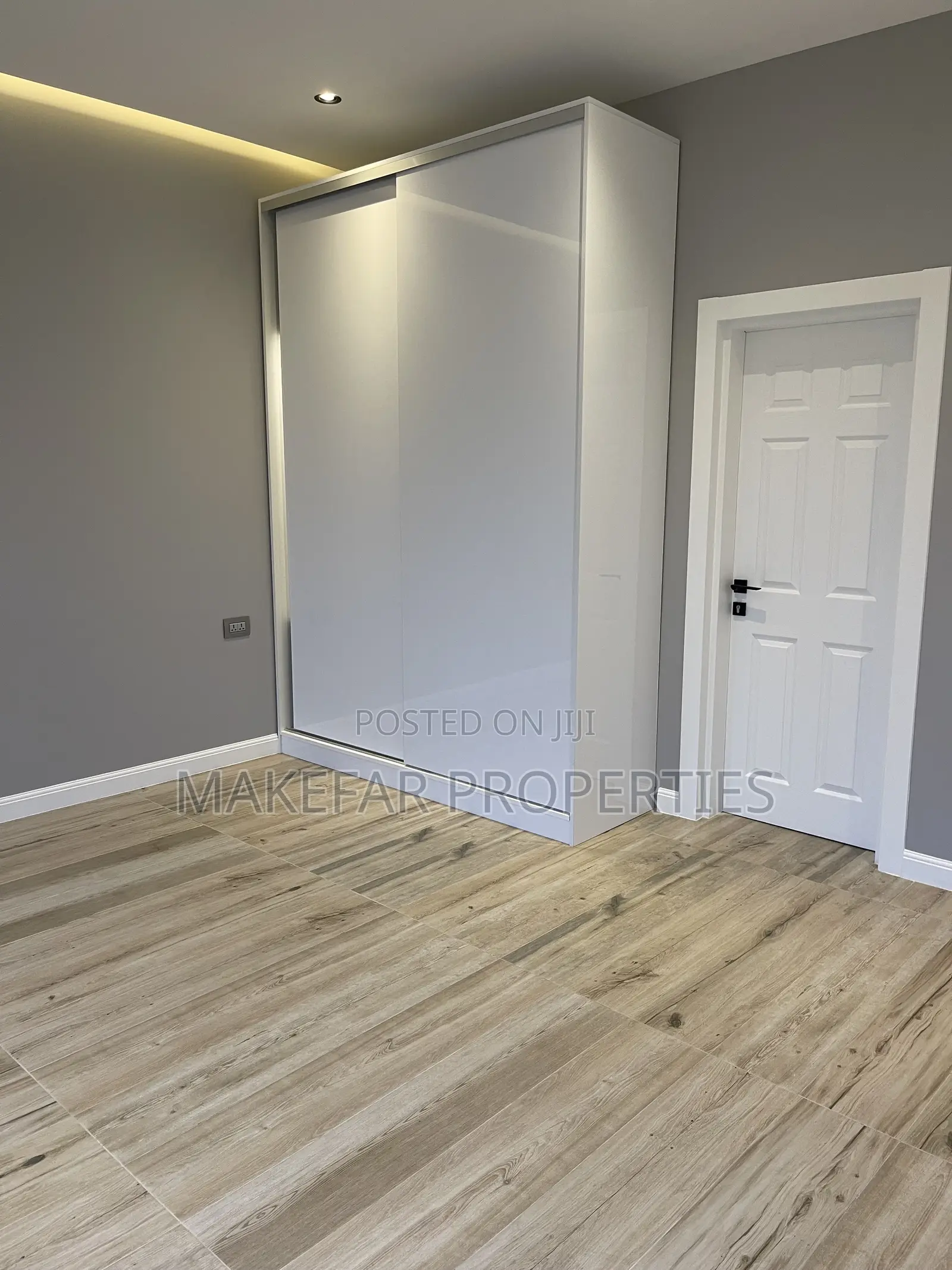 4bdrm House in Dzorwulu for sale