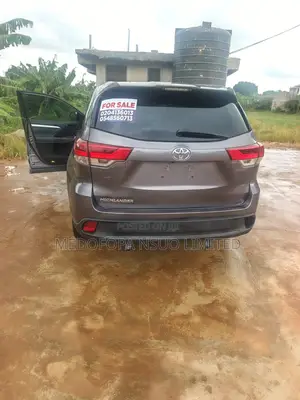 Toyota Highlander SE 2019 Gray