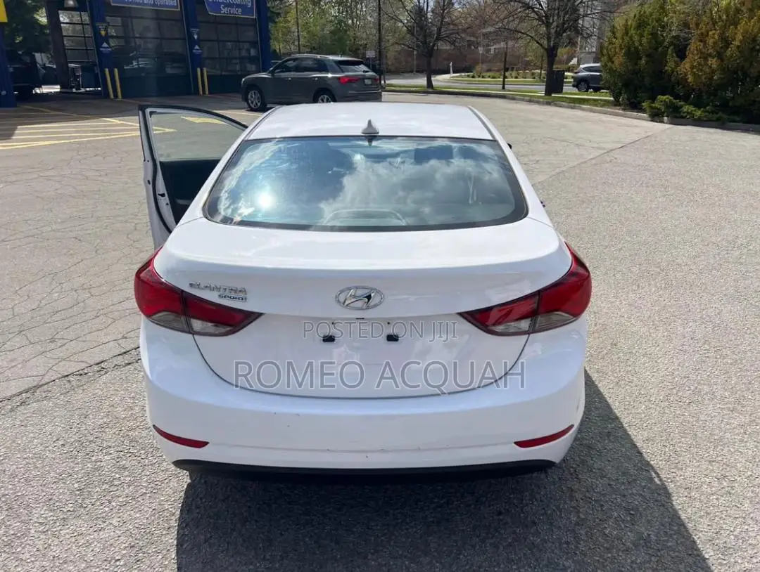 Hyundai Elantra 2016 White