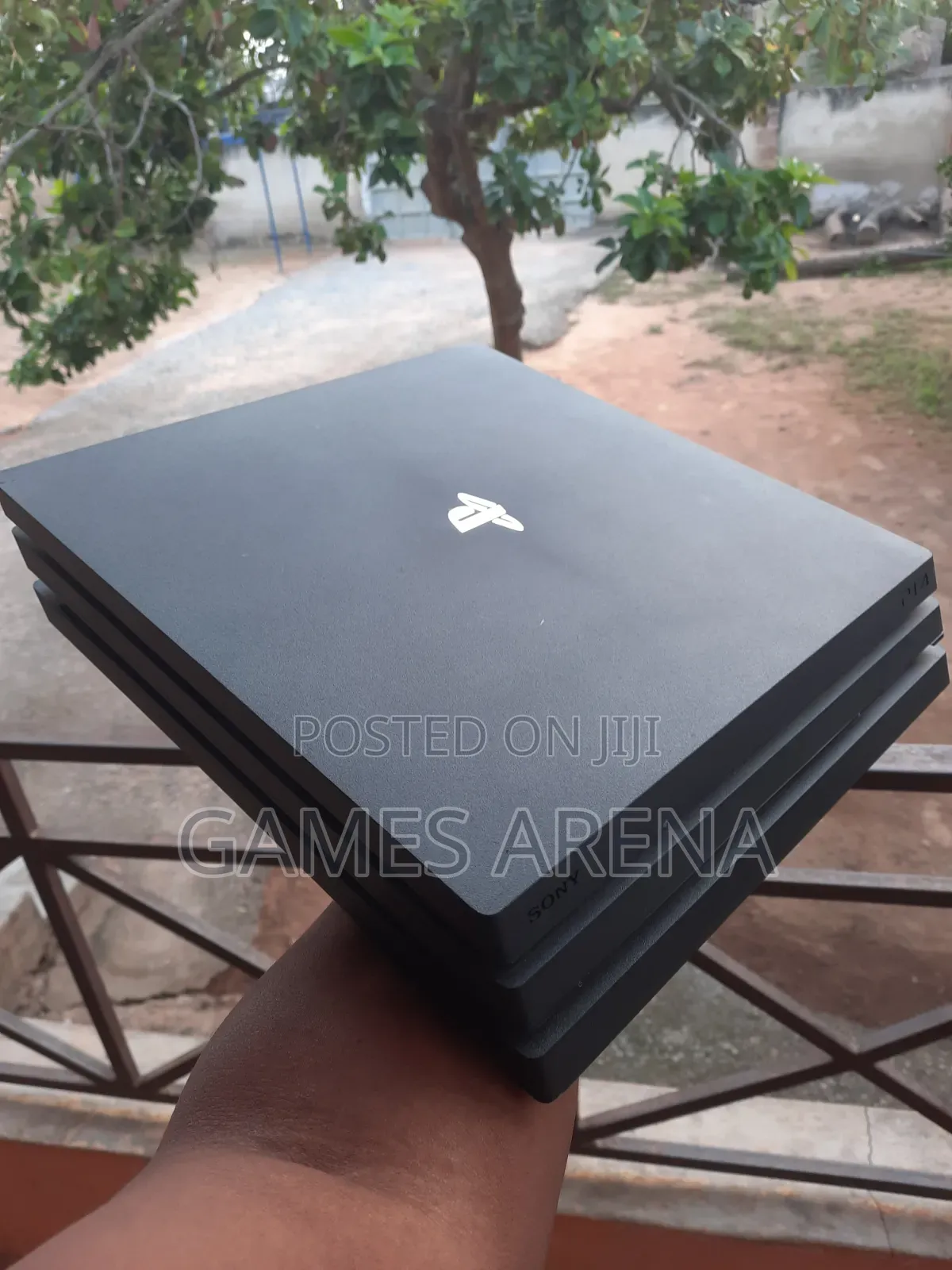 Ps4 Pro + 15 Games + 2 Controllers