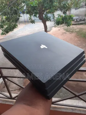 Ps4 Pro + 15 Games + 2 Controllers