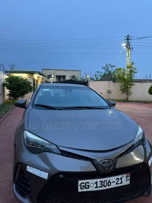 Toyota Corolla SE (1.8L 4cyl 2A) 2018 Brown