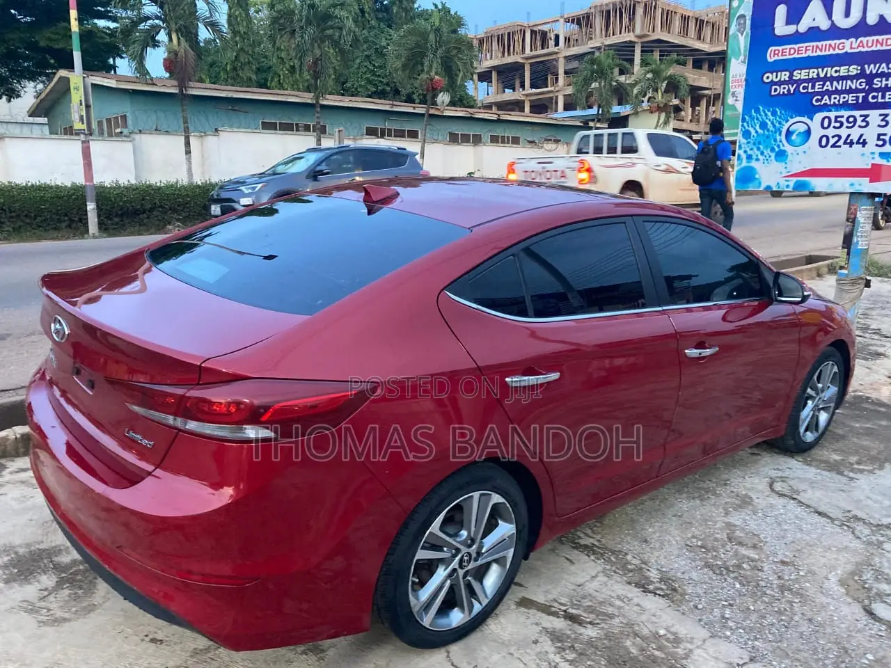 Hyundai Elantra Limited Sedan FWD (2.0L 4cyl 6A) 2017 Red