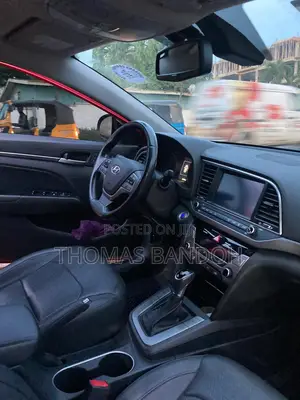 Hyundai Elantra Limited Sedan FWD (2.0L 4cyl 6A) 2017 Red