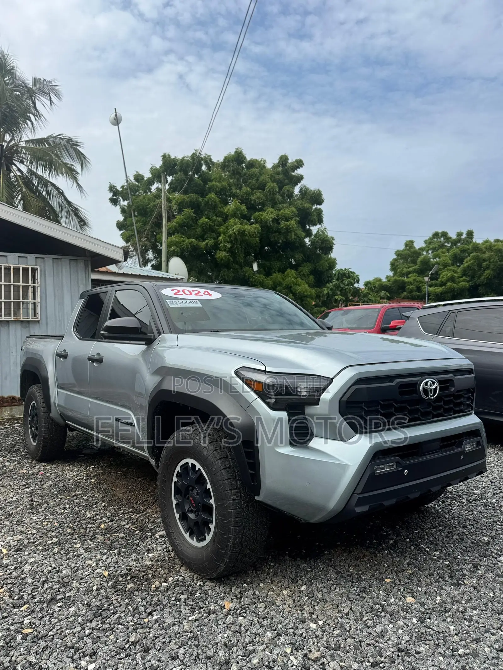Toyota Tacoma 2024 Silver