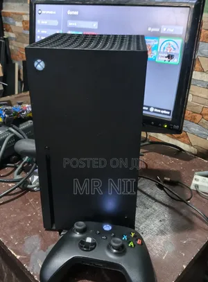 Xbox Series X With 1 Controller and 10 Games