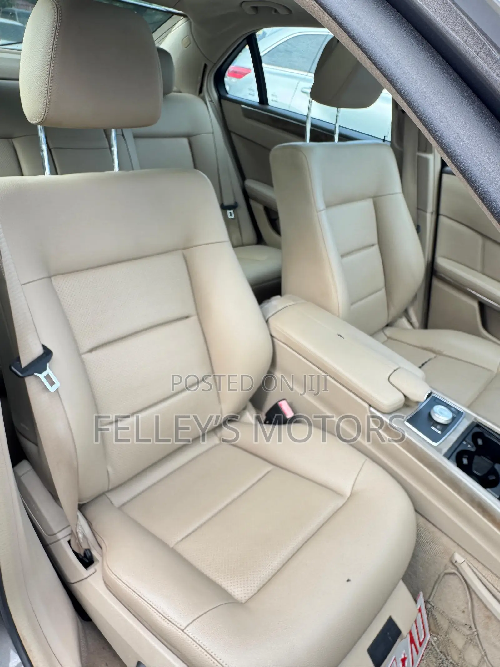 Mercedes-Benz E350 Base 4Matic Wagon AWD (3.5L 6cyl 7A) 2011 Brown