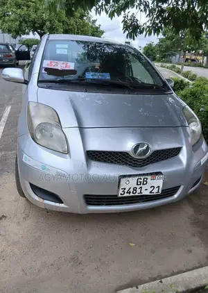 Toyota Vitz 1.3 AWD 3dr 2010 Silver