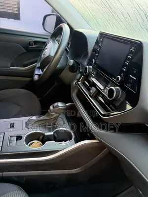 Toyota Highlander LE 2022 Black