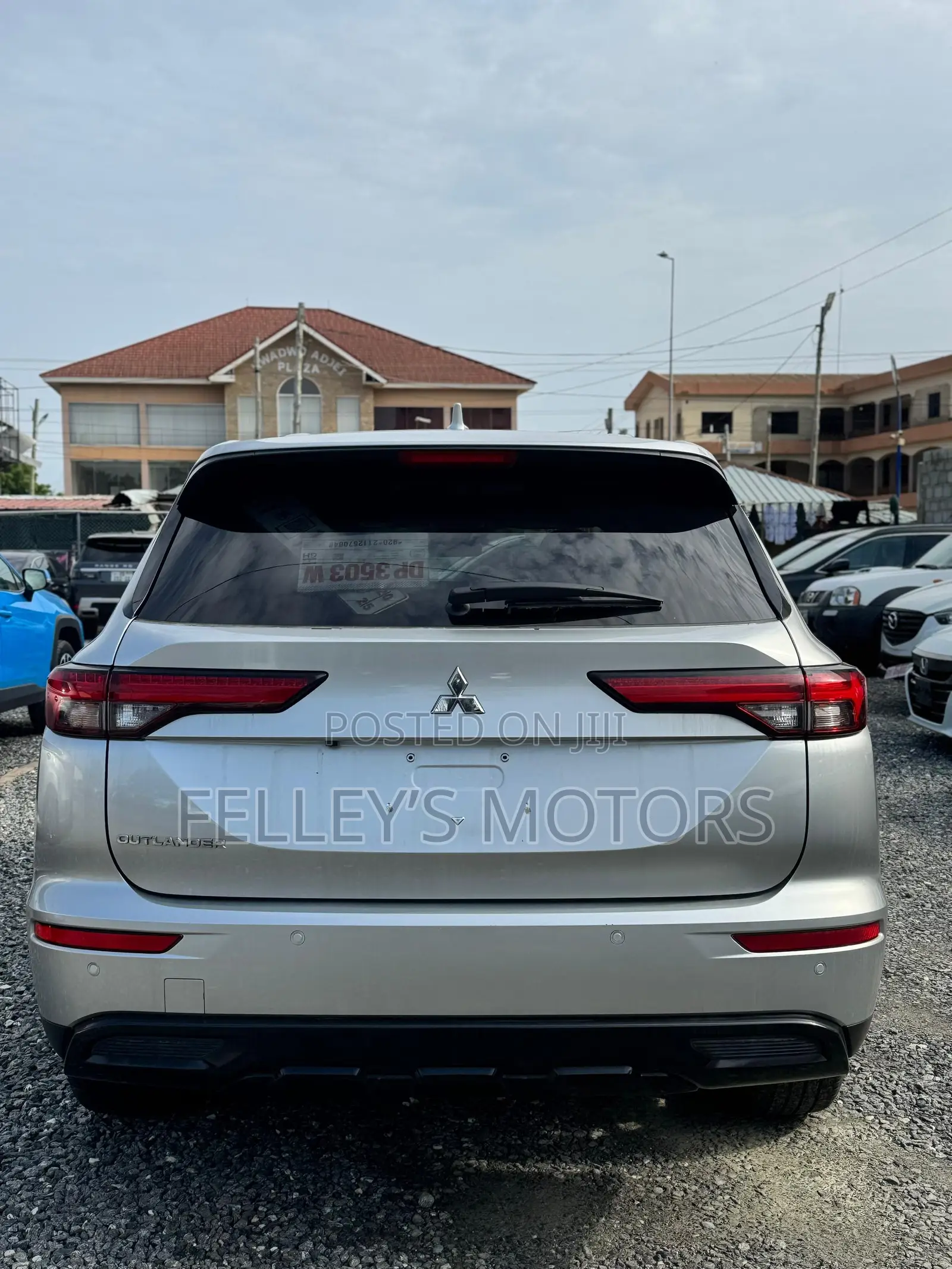 Mitsubishi Outlander SE Launch Edition 2022 Silver