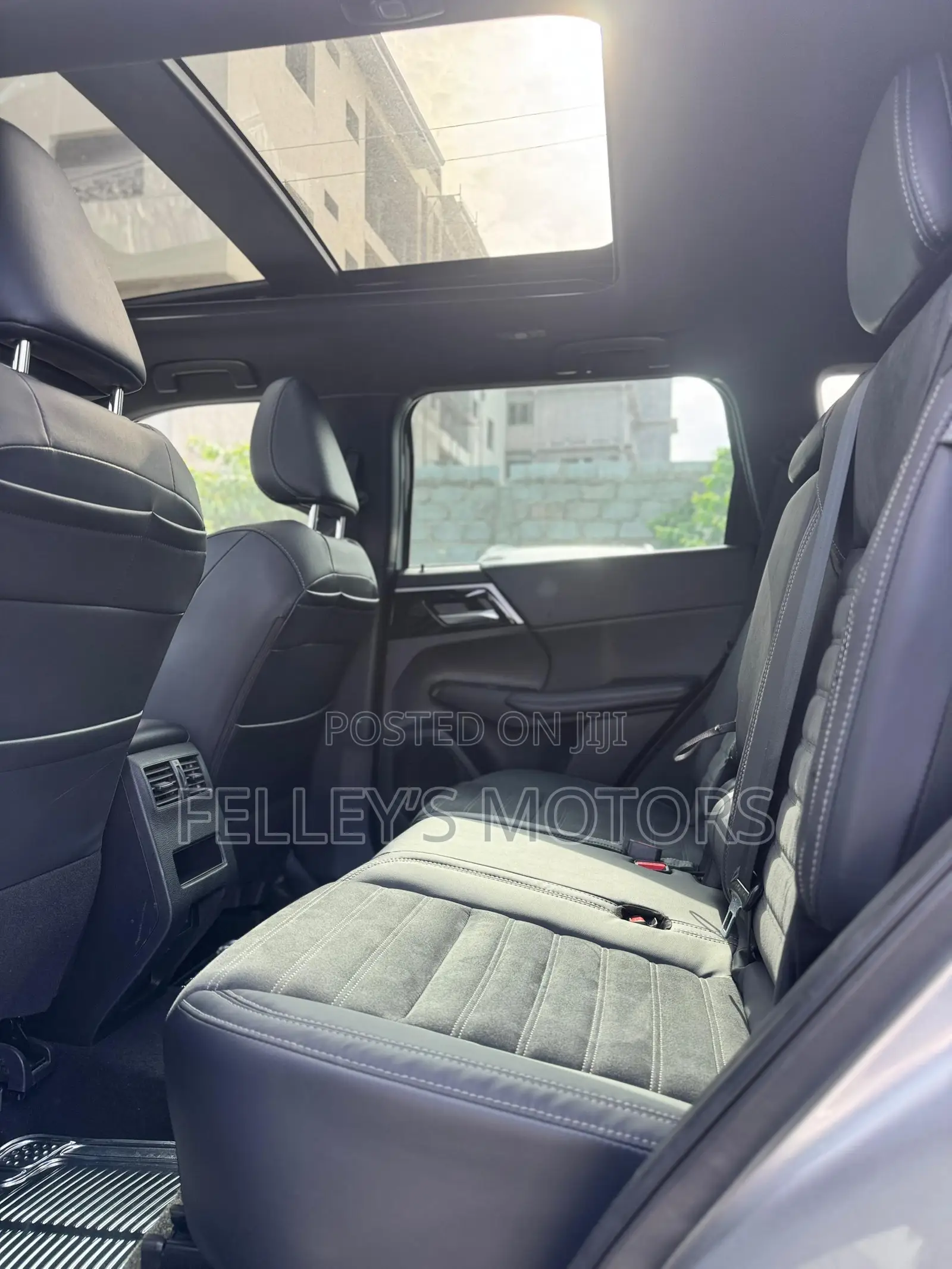 Mitsubishi Outlander SE Launch Edition 2022 Silver