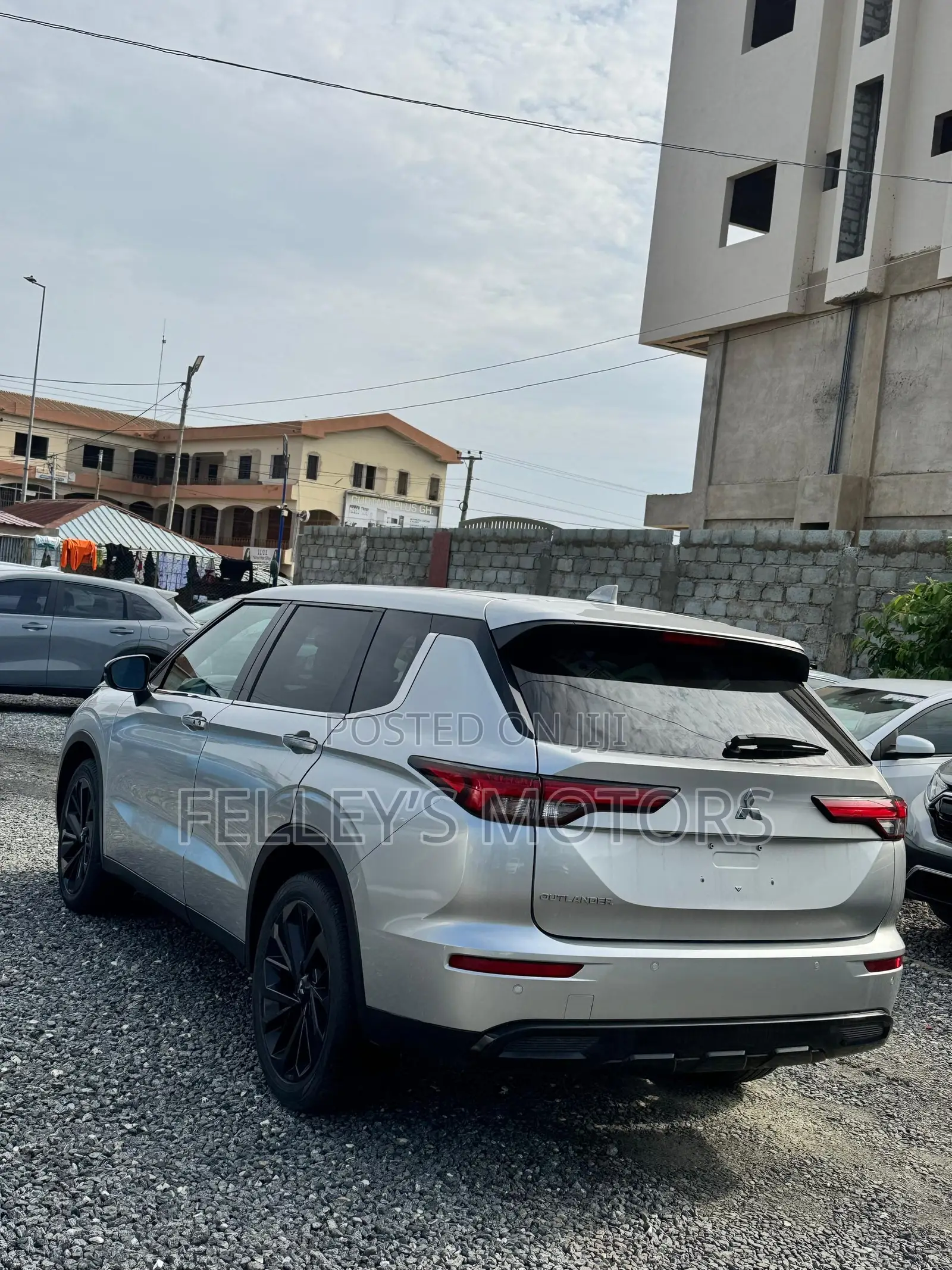 Mitsubishi Outlander SE Launch Edition 2022 Silver