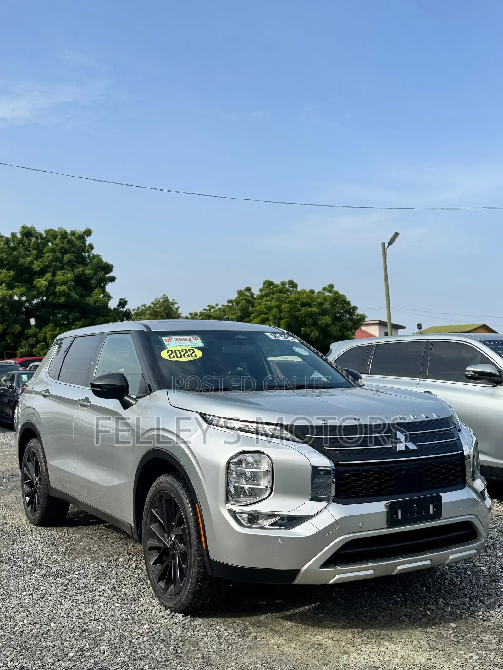 Mitsubishi Outlander SE Launch Edition 2022 Silver