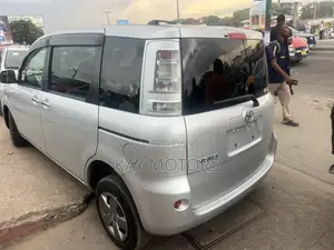 Toyota Sienta 1.5 AWD 2013 Gray
