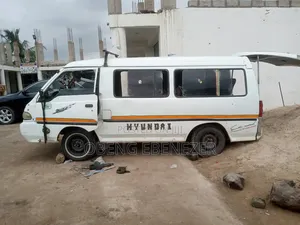 Hyundai H-100 2004 White