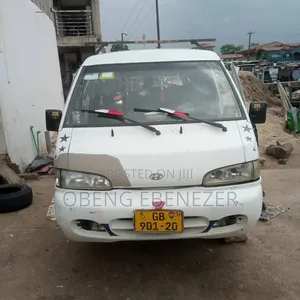 Hyundai H-100 2004 White