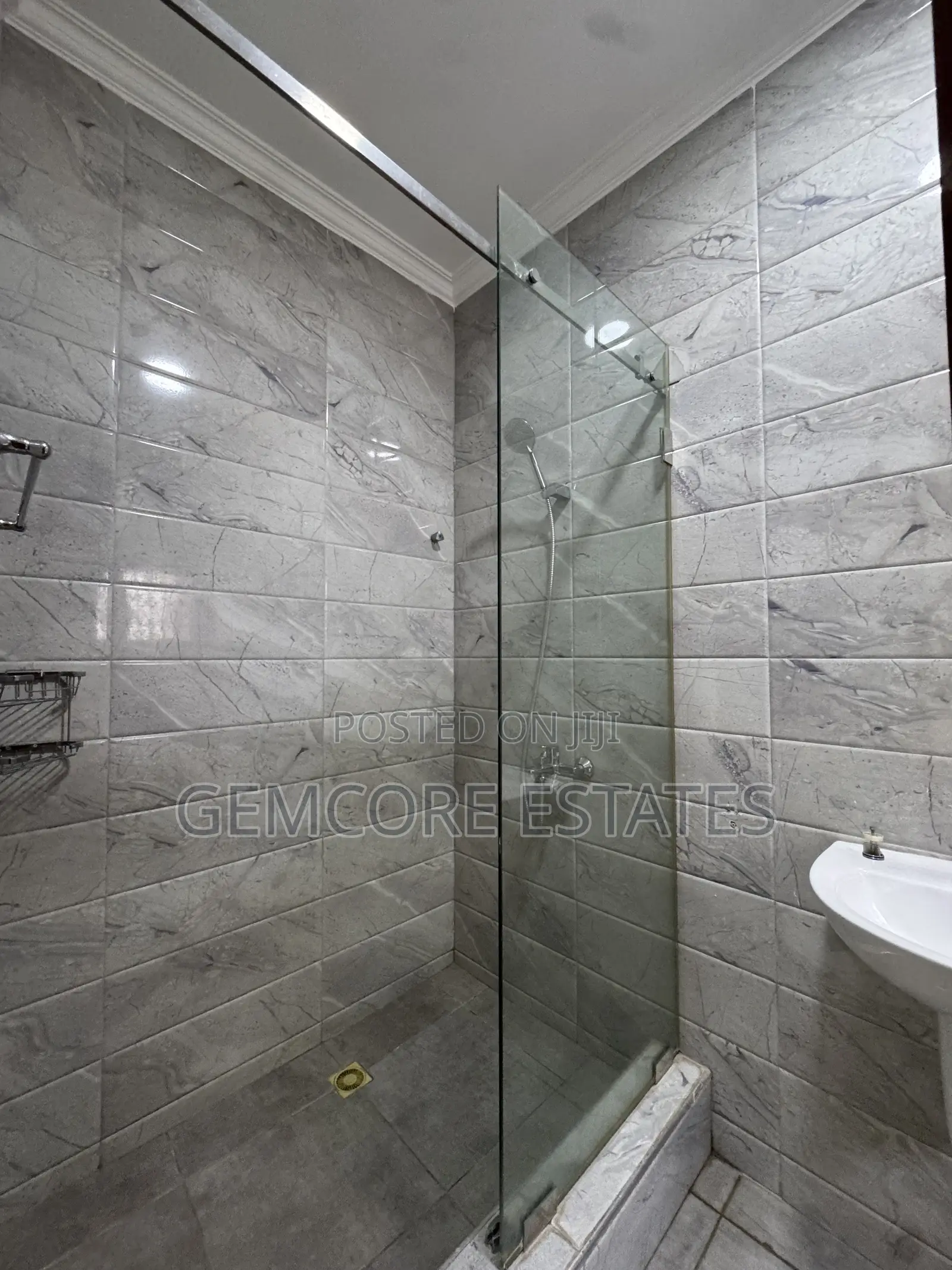 4bdrm House in Adjiringanor, Adjiriganor for rent