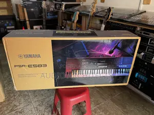 Yamaha PSR E583