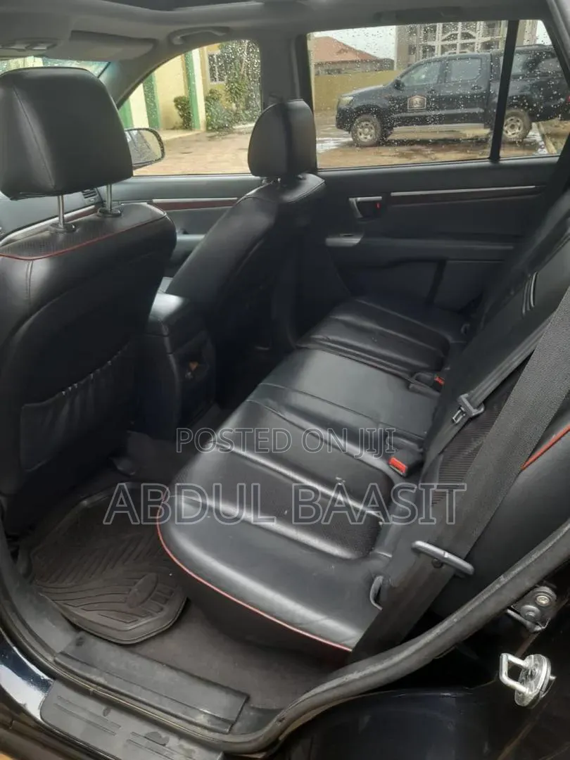 Hyundai Santa Fe Limited 2010 Black