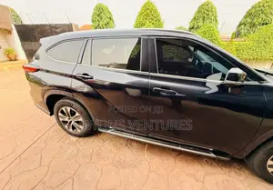 Toyota Highlander 2021 Black