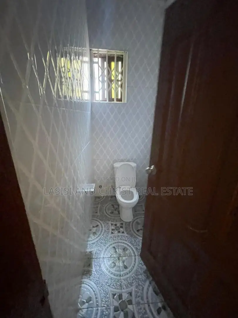 2bdrm Apartment in Lasisi And Christ, Kwabenya for rent