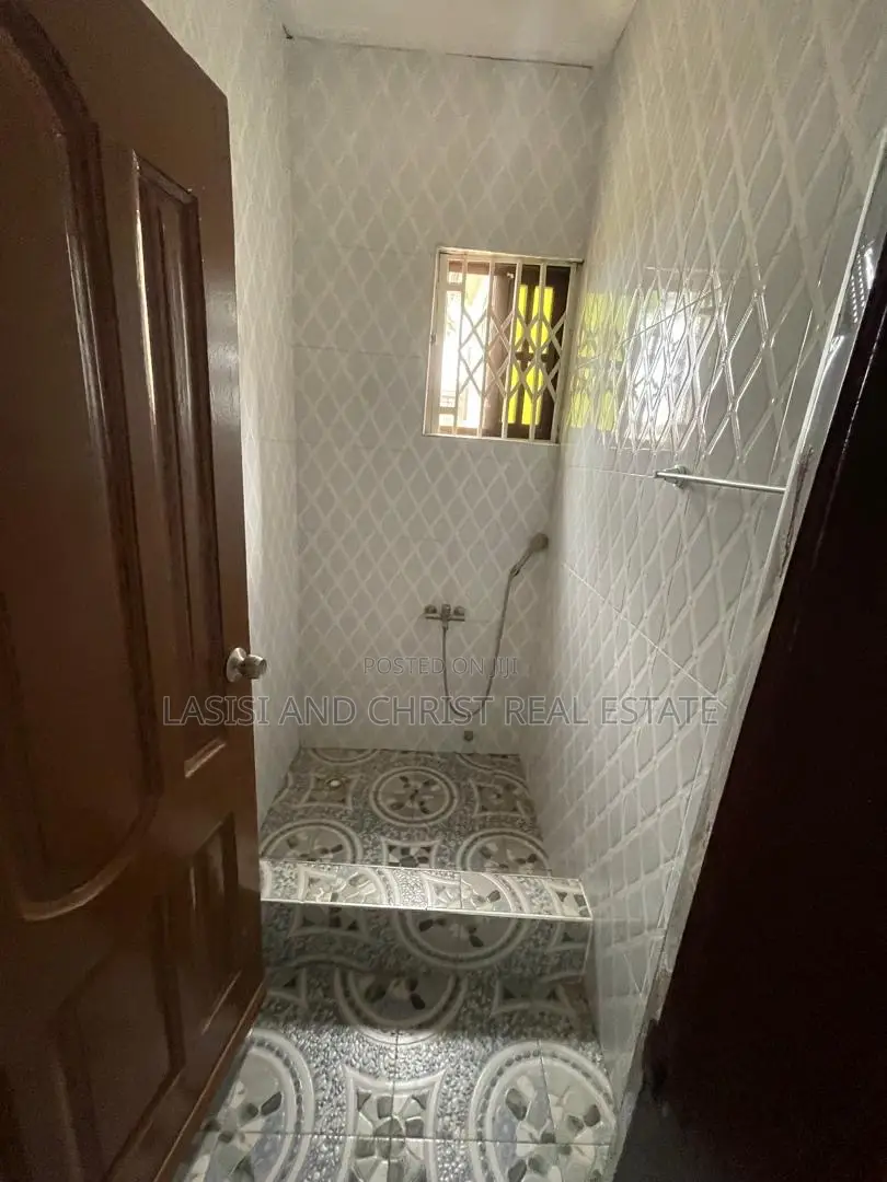 2bdrm Apartment in Lasisi And Christ, Kwabenya for rent