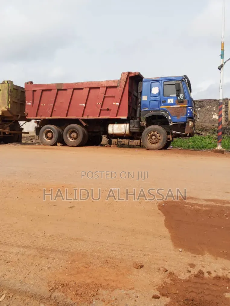 Sinotruk Howo 2013 Blue