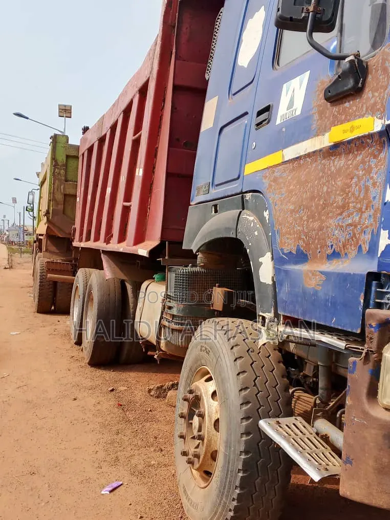Sinotruk Howo 2013 Blue