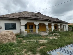 10bdrm House in Adesina  ( Near, Kumasi Metropolitan for sale