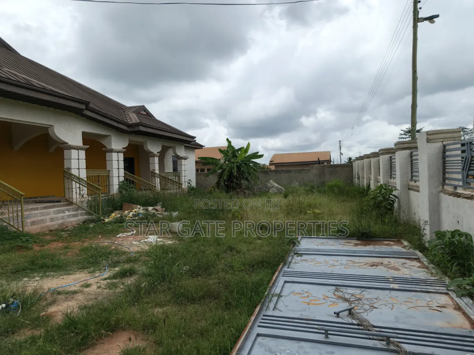 10bdrm House in Adesina  ( Near, Kumasi Metropolitan for sale