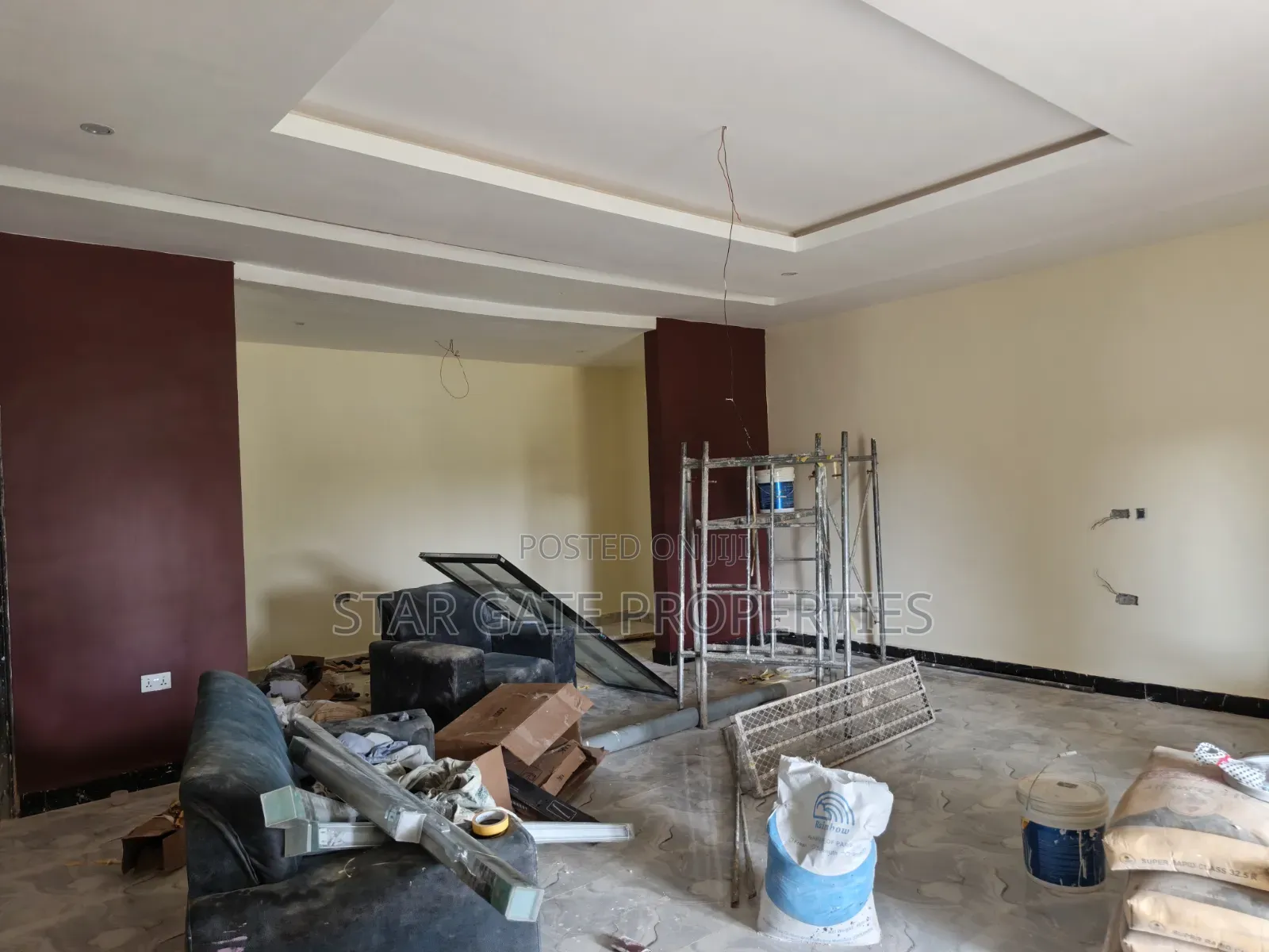 10bdrm House in Adesina  ( Near, Kumasi Metropolitan for sale