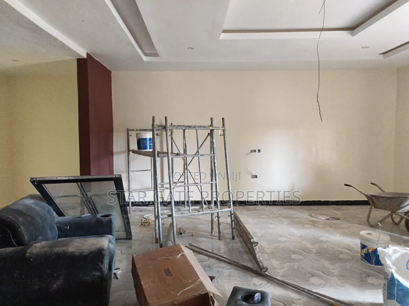 10bdrm House in Adesina  ( Near, Kumasi Metropolitan for sale