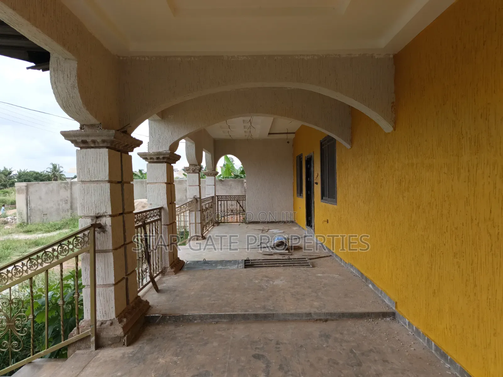 10bdrm House in Adesina  ( Near, Kumasi Metropolitan for sale
