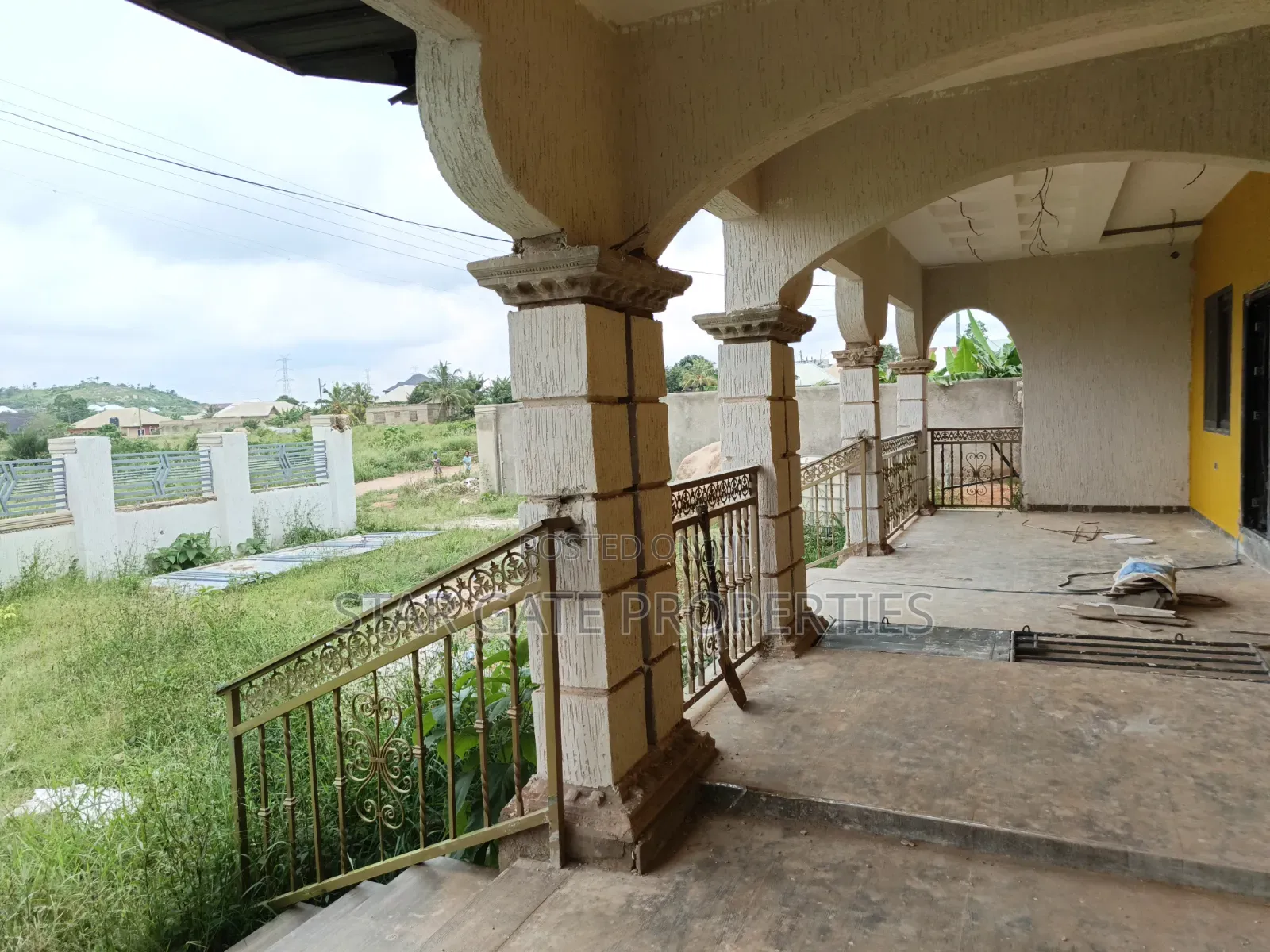 10bdrm House in Adesina  ( Near, Kumasi Metropolitan for sale