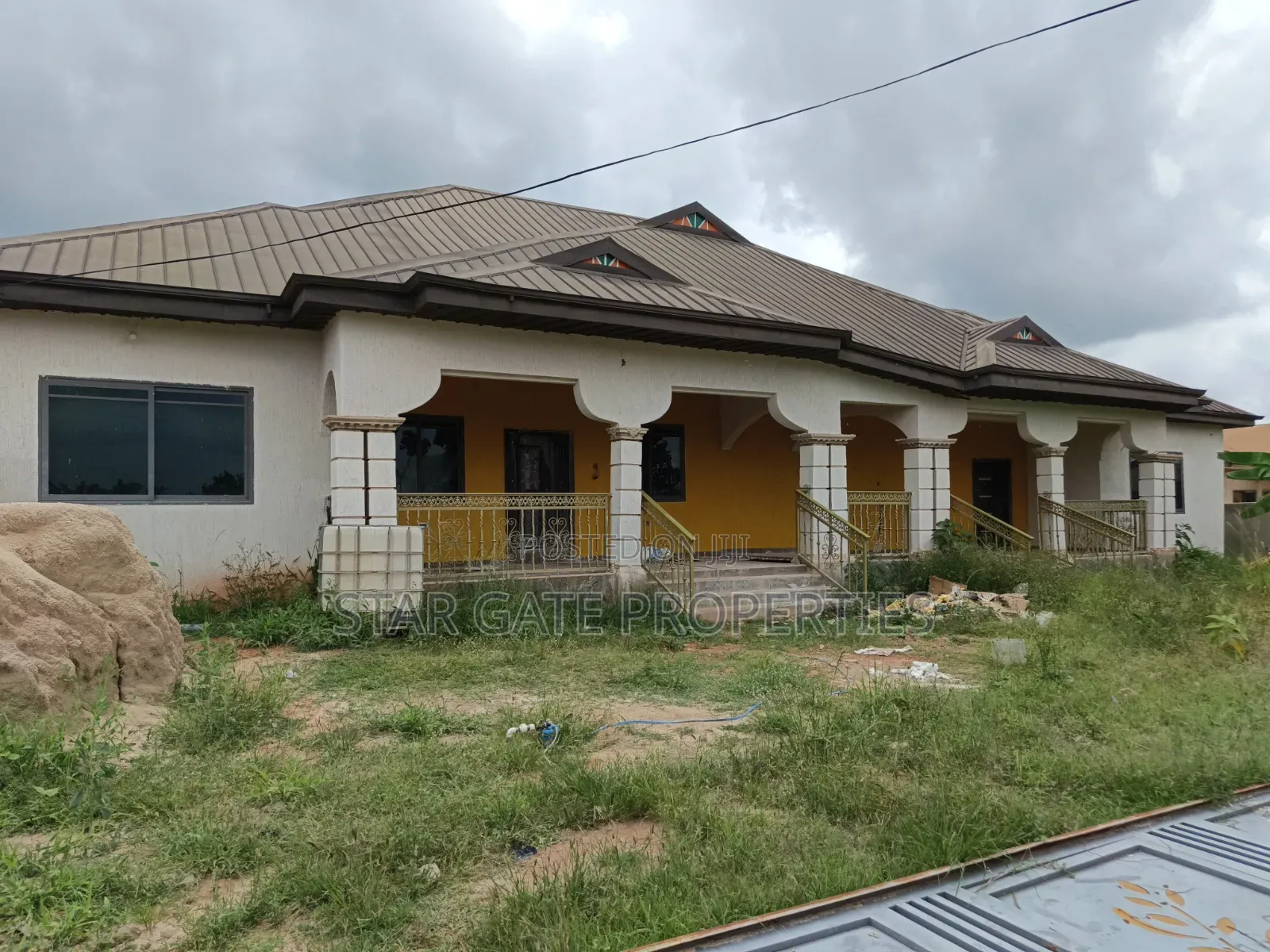10bdrm House in Adesina  ( Near, Kumasi Metropolitan for sale