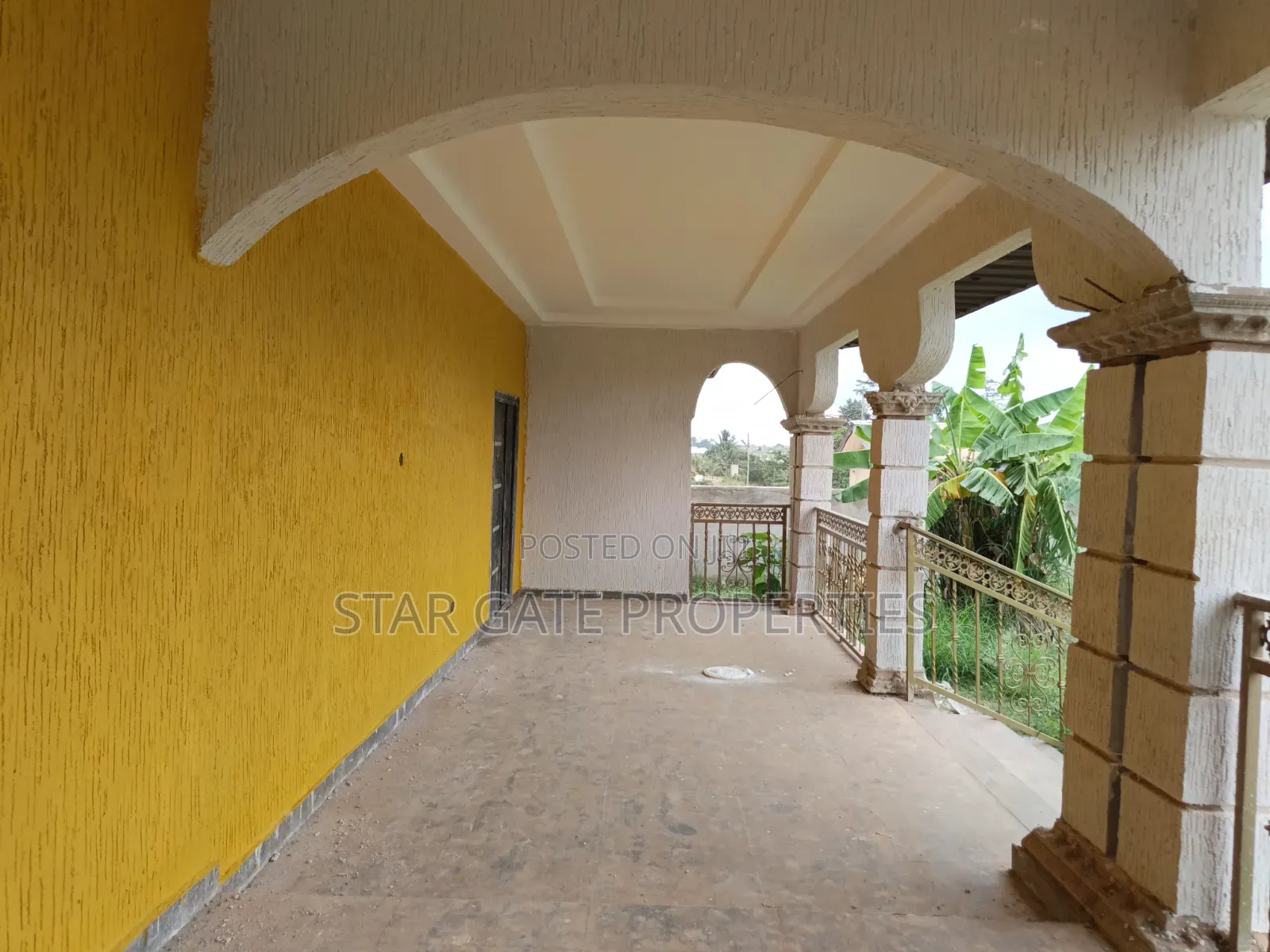 10bdrm House in Adesina  ( Near, Kumasi Metropolitan for sale