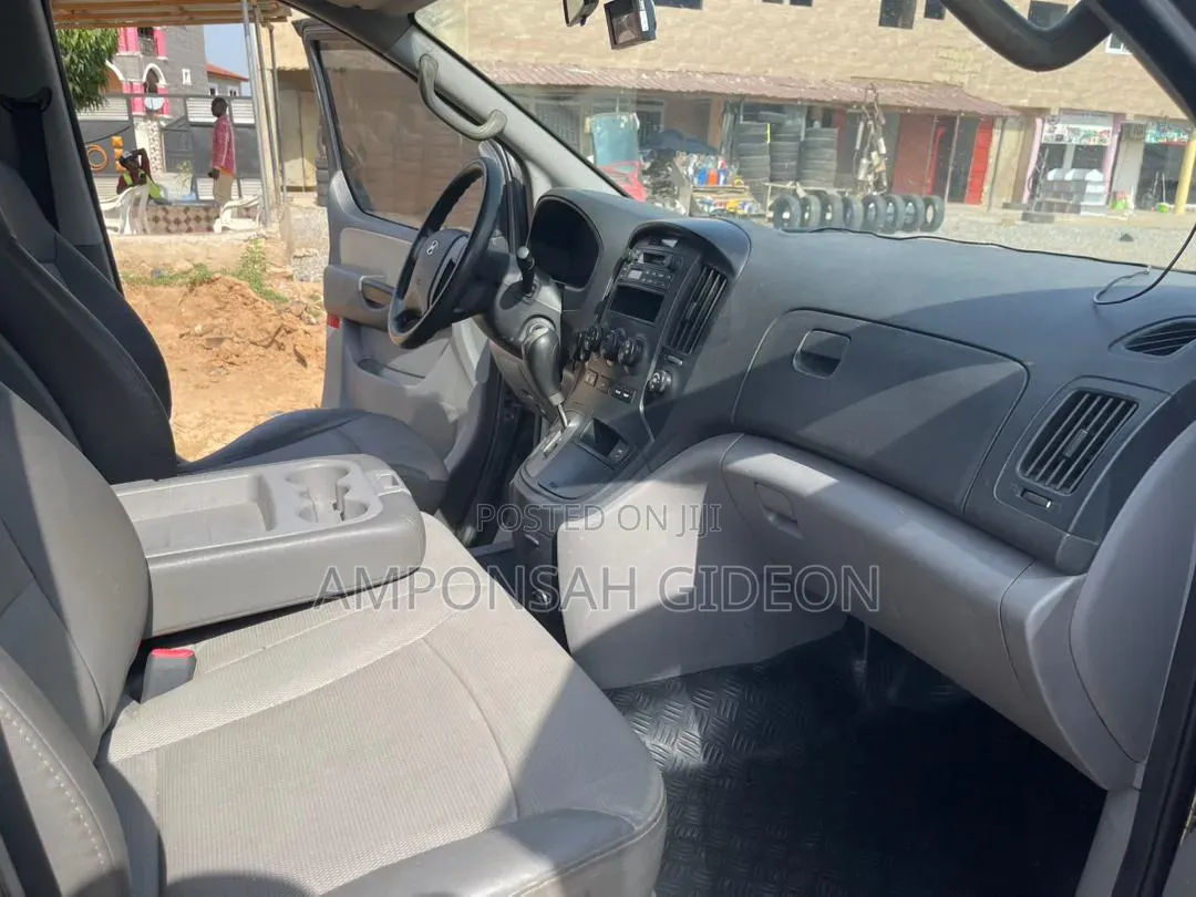 Hyundai Starex 2016 Grey