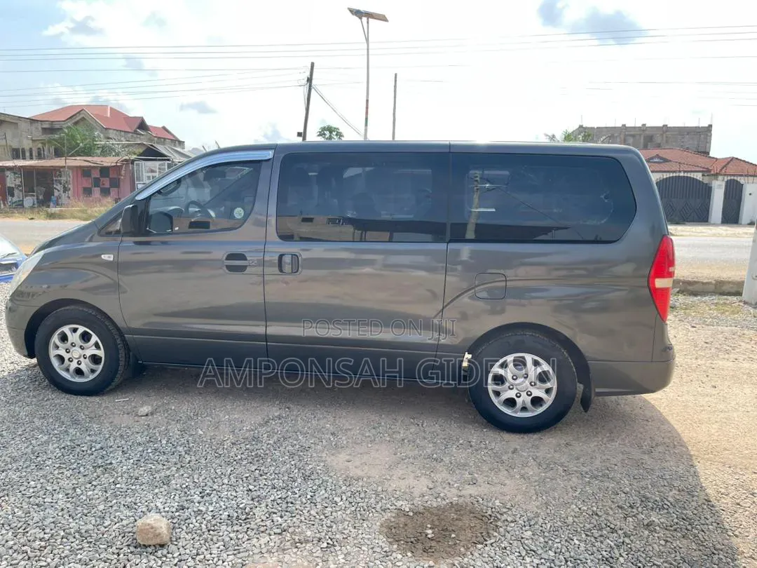 Hyundai Starex 2016 Grey